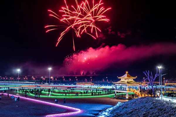 Changchun Ice ve Snow Xintiandi 'nin geceleri buz ve kar manzarası.
