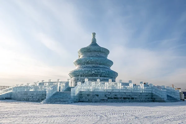 Changchun Buzu ve Kar Xintiandi 'nin buz heykelleri ve mimari manzarası, Çin