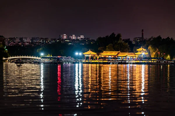 夏の南湖公園 中国の夜景 — ストック写真