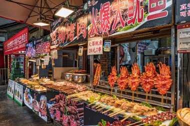 15 Mayıs 2025, Xi 'an, Çin. Müslüman Mahallesinden Sahne.