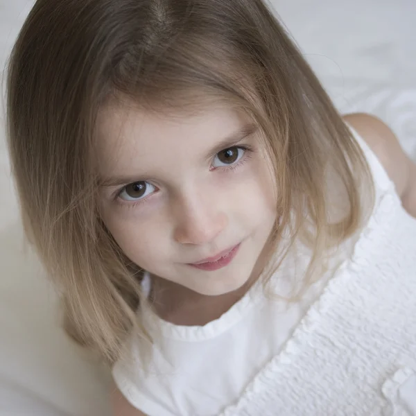 Förskolebarn flicka närbild — Stockfoto
