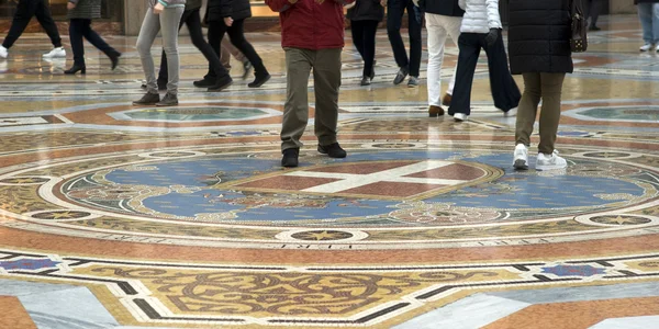 Plancher mosaïque de la galerie Vittorio Emanuele à Milan — Photo