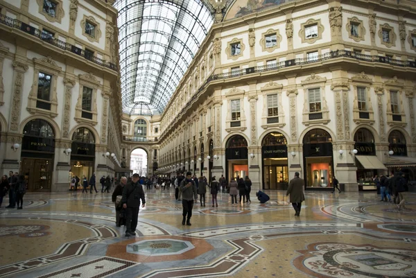 Milão, Vittorio Emanuele galeria vista interior — Fotografia de Stock