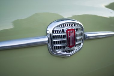 Klasik araba Fiat logo