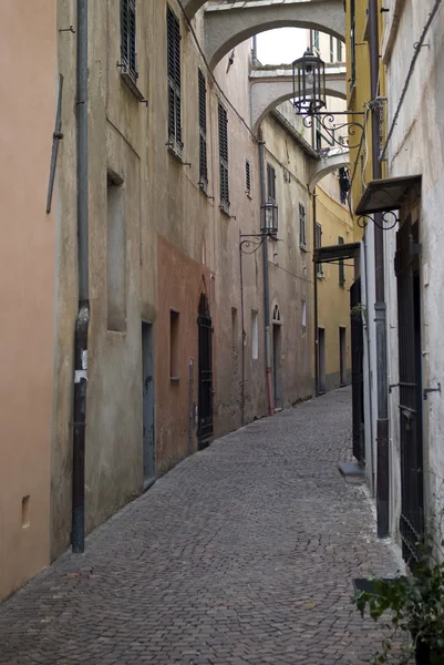 Calle estrecha italiana — Foto de Stock