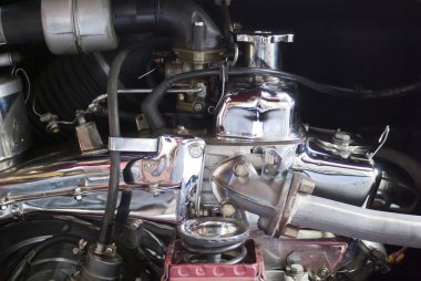 eski model araba motoru