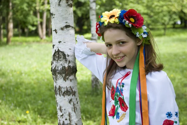 Teenage girl in traditional Ukrainian costume — Stock Photo, Image