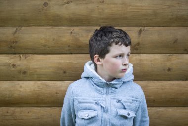 mutsuz küçük çocuk