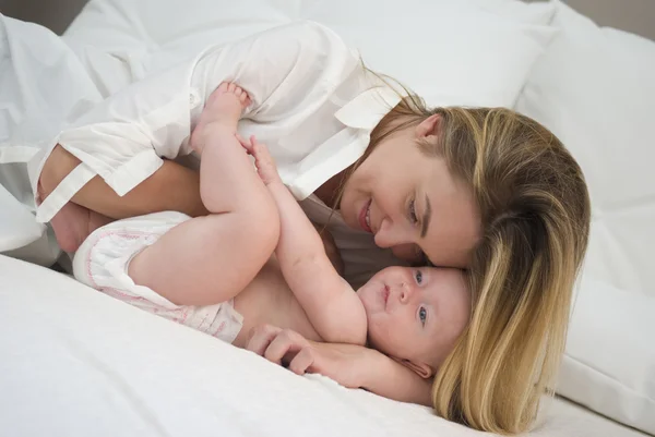 Madre con bebé — Foto de Stock
