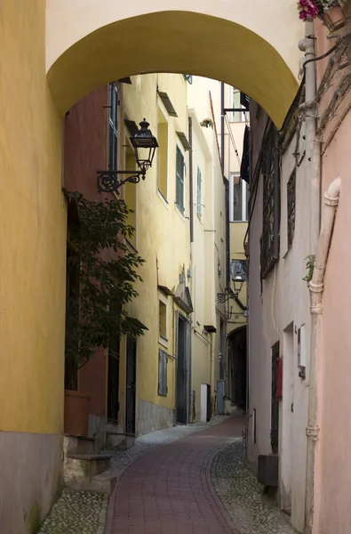 Italienische enge Straße — Stockfoto