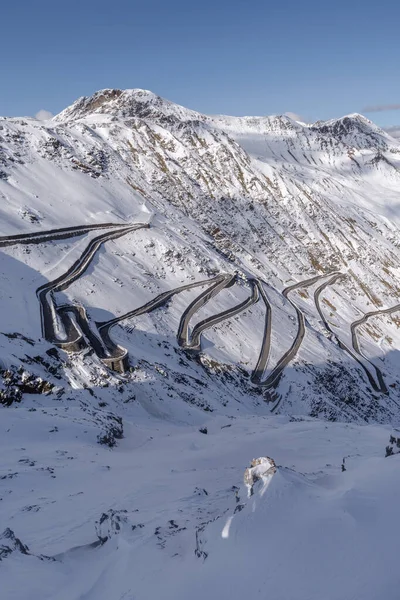 Neve Nas Curvas Estreitas Estrada Montanha Stelvio Pass Cima Província — Fotografia de Stock