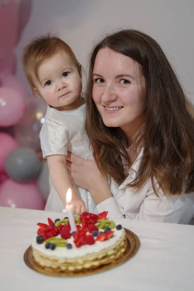 Mor Och Dotter Sin Första Födelsedagsfest — Stockfoto