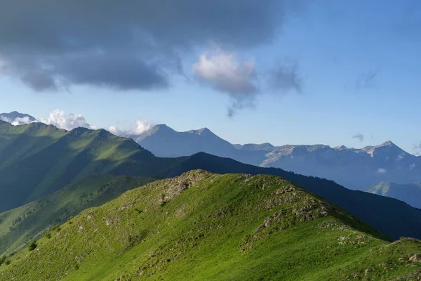 Maritimes Alps山区地块 意大利皮埃蒙特地区Briga Alta附近的农村 — 图库照片