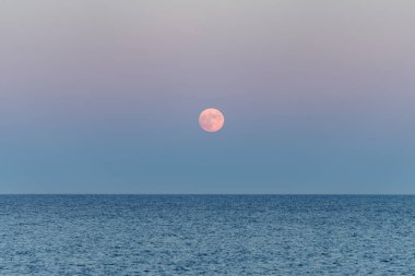 Deniz aşırı ay doğuşu, Akdeniz, İtalya