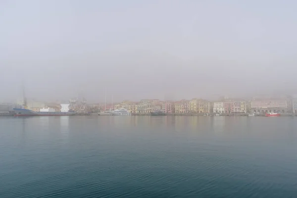 Imperia Oneglia Antigo Porto Coberto Nuvens Baixas Nevoeiro Mar Riviera — Fotografia de Stock