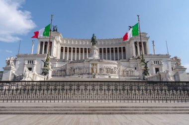 Victor Emmanuel 'in anıtı aynı zamanda Vittoriano olarak da bilinir, birleşik İtalya' nın ilk kralının onuruna inşa edilmiştir.