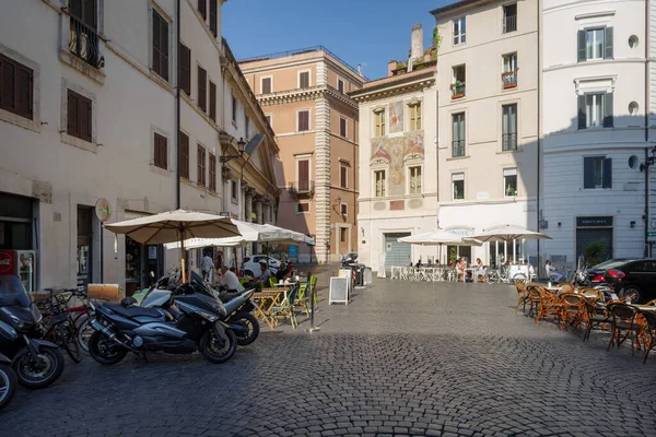 Roma Italia Junio 2021 Estrecho Callejón Antiguo Con Adoquines Centro — Foto de Stock