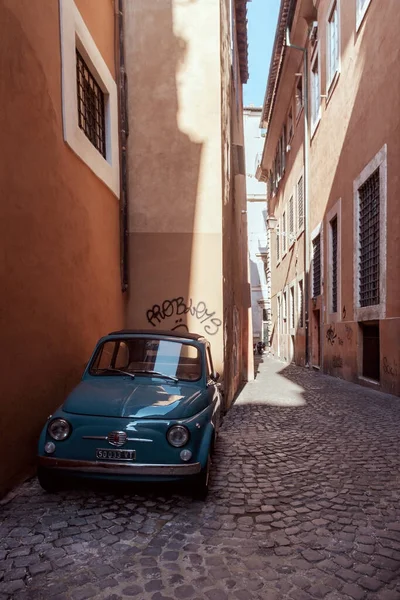 Rome Italië Juni 2021 Een Smal Oud Steegje Met Kasseien — Stockfoto