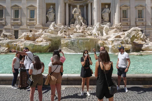 Roma Italia Junio 2021 Los Turistas Roma Disfrutan Una Majestuosa — Foto de Stock