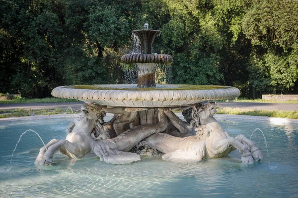 罗马Villa Borghese公园巴洛克风格的海马喷泉 — 图库照片