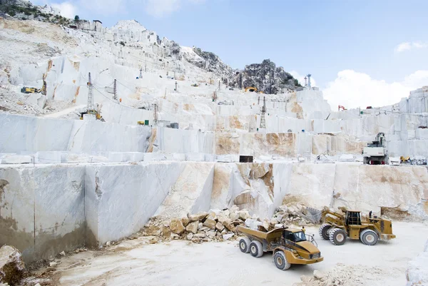 Una cantera de mármol de Carraran — Foto de Stock