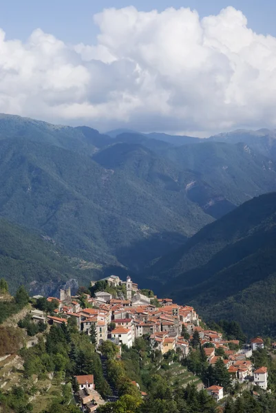 Triora. El antiguo pueblo en la región de Liguria de Italia —  Fotos de Stock