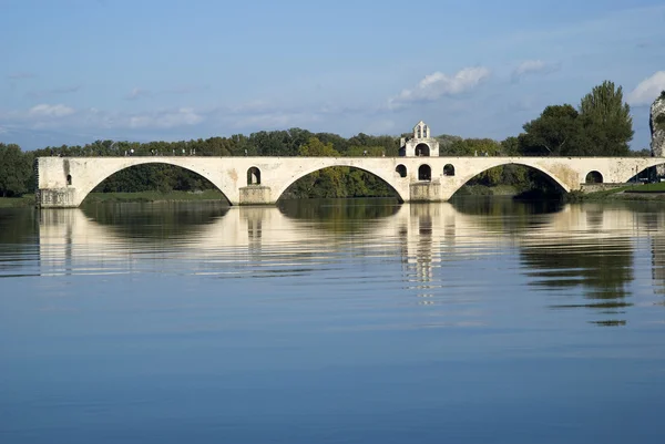 Der pont d 'avignon auf der petit rhône — Stockfoto