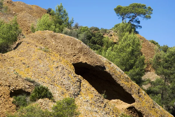 As falésias de pedra calcária do parque nacional de Calanques — Fotografia de Stock