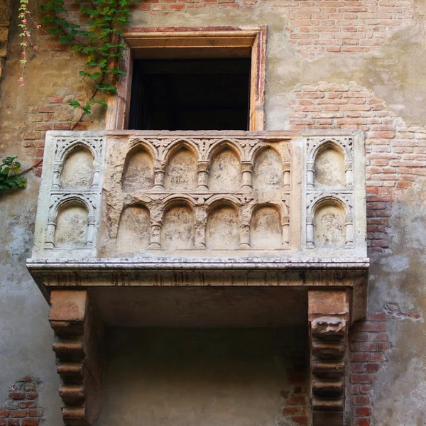 Célèbre balcon à la maison de Juliette — Photo