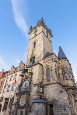 1410 yılında Prag 'ın Eski Şehir Salonu' nun Gotik Kulesi 'ne Orloj olarak bilinen eşsiz astronomik bir saat yerleştirilmiştir. Prag, Çek Cumhuriyeti