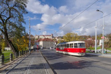 Prag, Çek Cumhuriyeti - 3 Kasım 2025: Prag 'ın tarihi bölgesinde, Çek Cumhuriyeti' nin başkenti ve tarihsel başkenti Bohemya