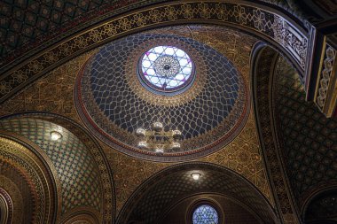 İspanyol Sinagogu, Prag 'ın Yahudi Mahallesi' ndeki en yeni sinagog ve Moorish Diriliş Tarzı ile inşa edilmiştir.