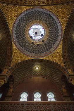 İspanyol Sinagogu, Prag 'ın Yahudi Mahallesi' ndeki en yeni sinagog ve Moorish Diriliş Tarzı ile inşa edilmiştir.