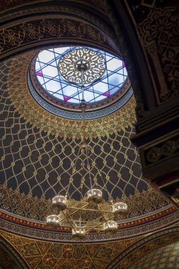 İspanyol Sinagogu, Prag 'ın Yahudi Mahallesi' ndeki en yeni sinagog ve Moorish Diriliş Tarzı ile inşa edilmiştir.