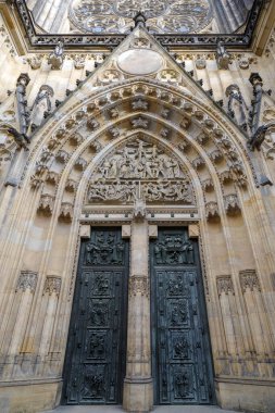 Saint Vitus Katedrali 'nin neo-gotik kapısı, Prag, Çek Cumhuriyeti