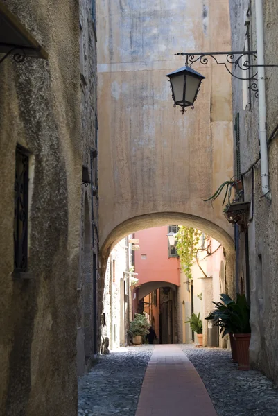 Italienische enge Straße — Stockfoto