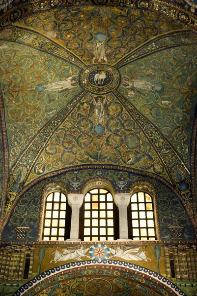Stropní mozaiky baziliky San Vitale — Stock fotografie