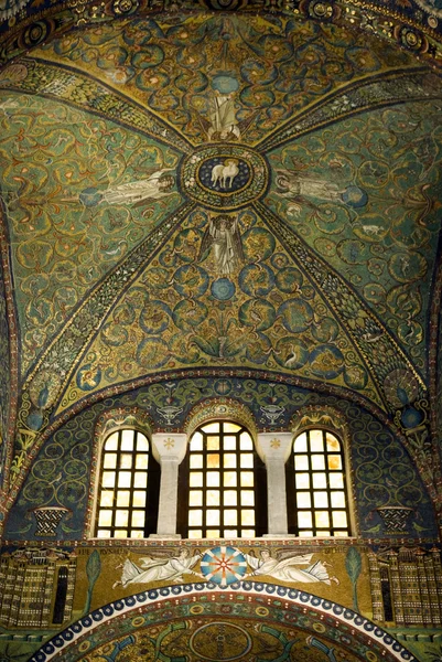 Tavan mozaik Basilica San Vitale