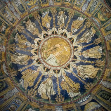 Neon Baptistry: tavan mozaiği. Ravenna, İtalya