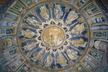 Neon Baptistry: tavan mozaiği. Ravenna, İtalya