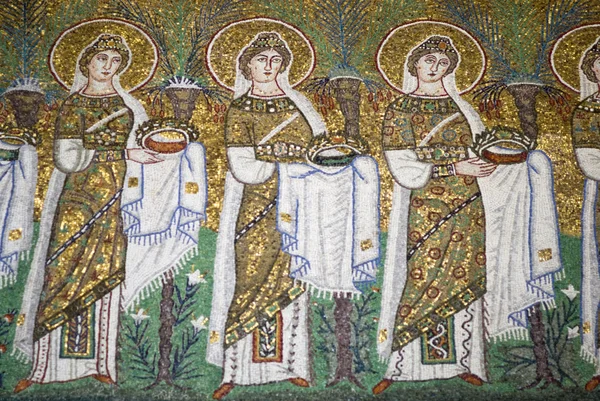 Mozaik Saint Apollinaris yeni Bazilikası