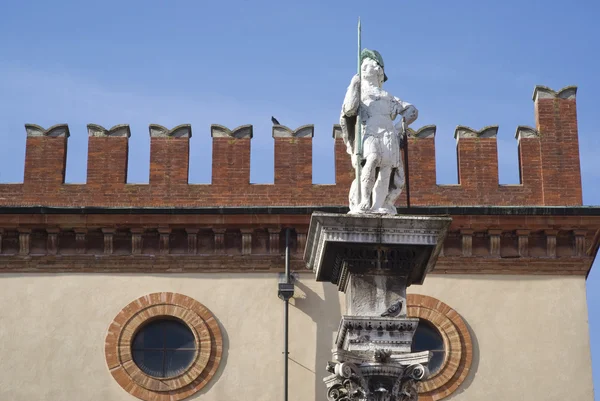 Standbeeld van Saint Vitale in Ravenna — Stockfoto