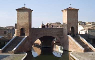 Comacchio Bridge'de