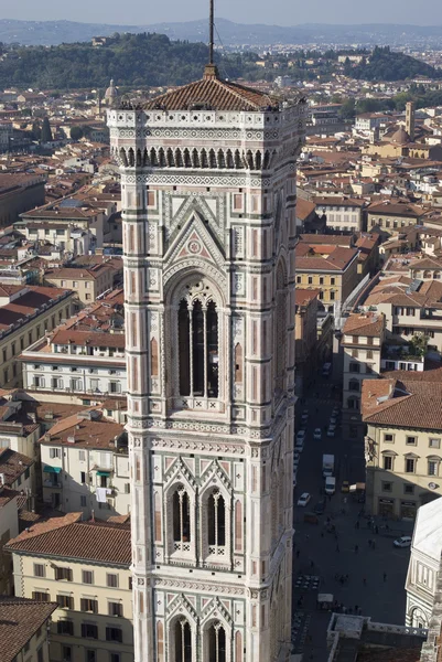 El campanario de Giotto visto desde lo alto del Duomo — Foto de Stock