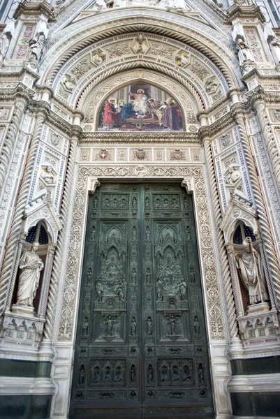 Catedral de Florencia detalle puerta principal — Foto de Stock