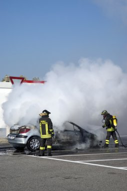 araba yangın söndürme itfaiye