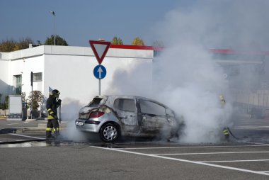 araba yangın söndürme itfaiye
