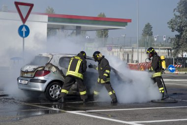 araba yangın söndürme itfaiye