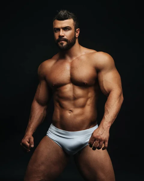 Latino Hunk Wit Badmode Zwarte Achtergrond Studio — Stockfoto