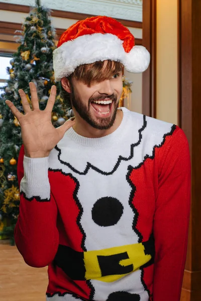 Christmas Bearded Man Greeting Right Side — Stock Photo, Image
